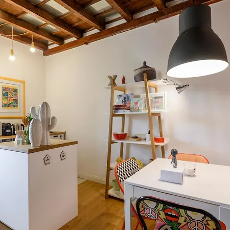 Daire Garibaldi - 7sundays