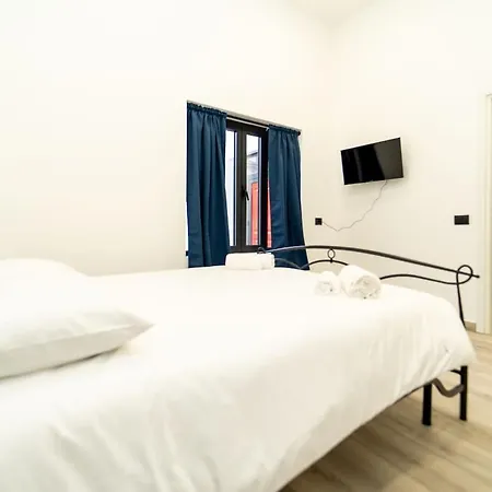 Cozy With Wifi And Ac & Parking Apartment Mailand