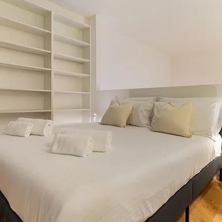 דירה Modern Loft With Projector E Private Garden, Station