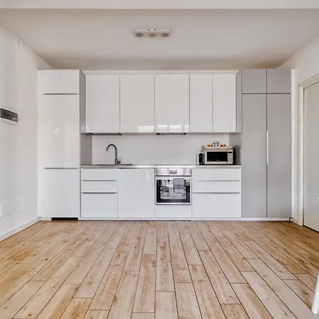 Just Urban - Bright With Terrace - M4 Tolstoj