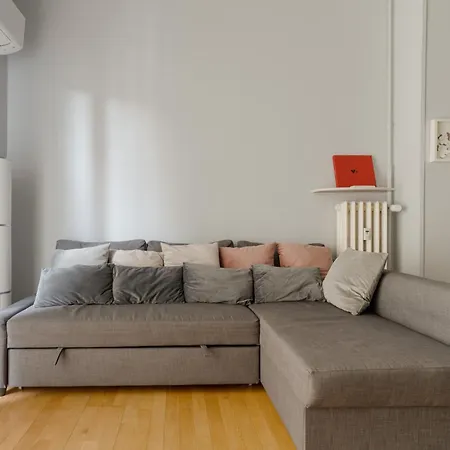 Apartment Guesthost - Cozy In Dergano *