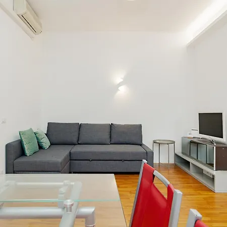 Apartment Isola - 2 Bedrooms - Free Parking