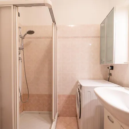 Moderno Con Garage, Wi-fi, Aria Condizionata E Terrazzo *