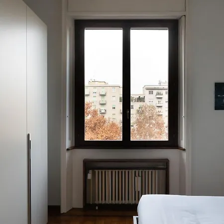 Luminoso Trilocale Piano Alto Vicino All' Arco Della Pace Lägenhet *