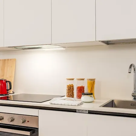 아파트 Elegant Duplex With Modern Design In *