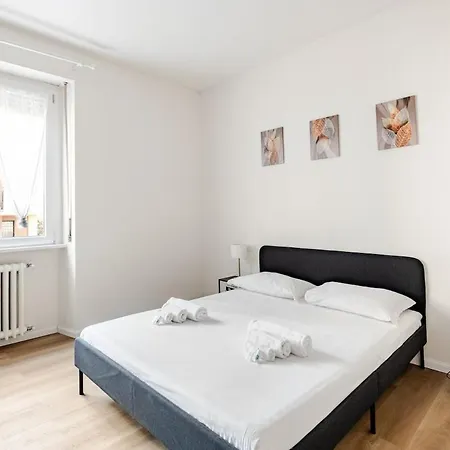 Moderno Vicino Metro M5 Apartamento