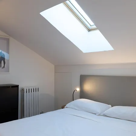 Moderno Bilocale Su Due Piani Nel Cuore Dei Navigli 아파트