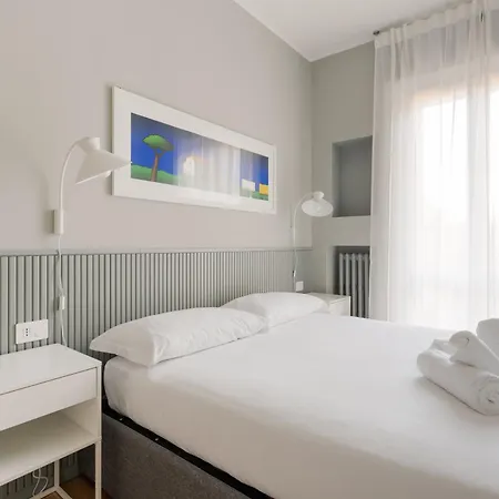 Isola - Menabrea - Moderno Trilocale Di Design Lägenhet