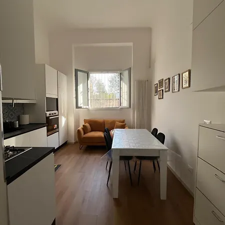 Modern In Dergano アパート ミラノ