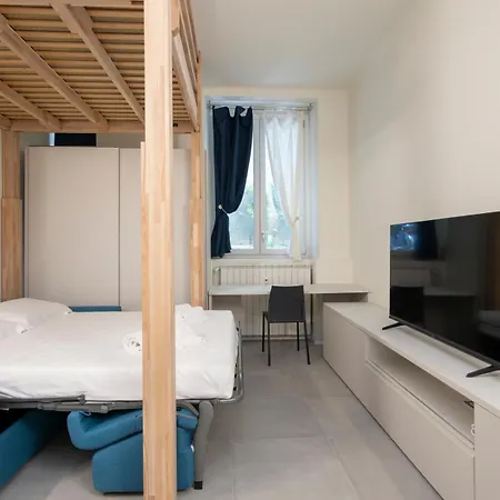 Duomo M5 A Stone's Throw From The Subway アパート *