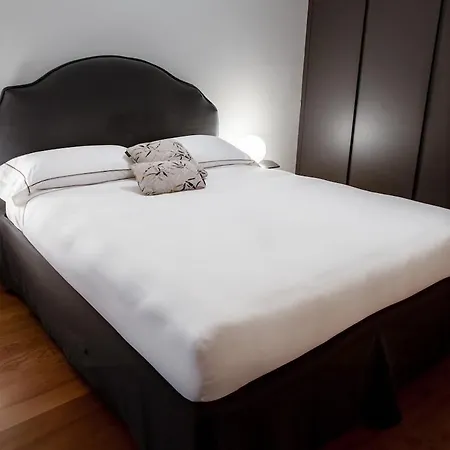 One-bedroom Unit G With Park View * Mediolan