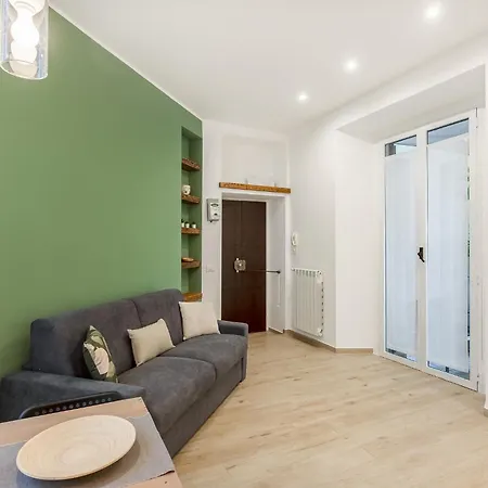 Entire With Patio In The Isola Area Apartment Mailand