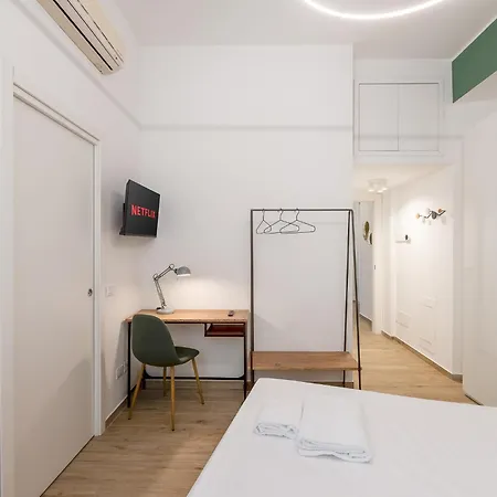 Entire With Patio In The Isola Area Appartement