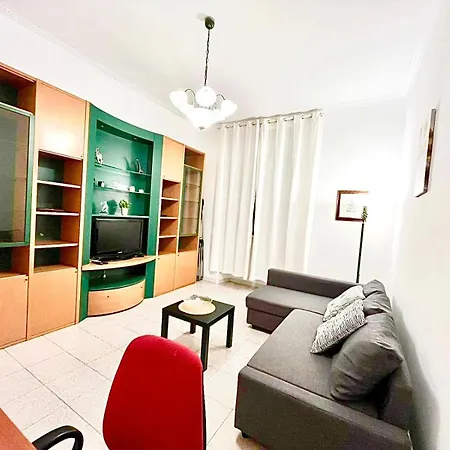 Three-room 2 Bedrooms With Balcony 2 Min From Apartment