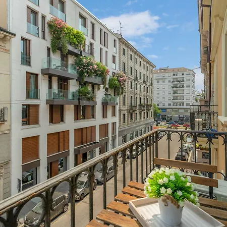 דירה New! Stylish 3-person Flat By Metro M3 & Sunny Balcony מילאנו