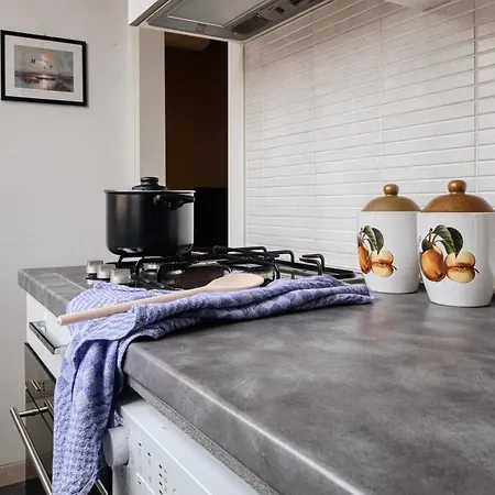 Appartement Just Urban - Elegant 1-br Flat In Solari Area - 2 Min Metro M4