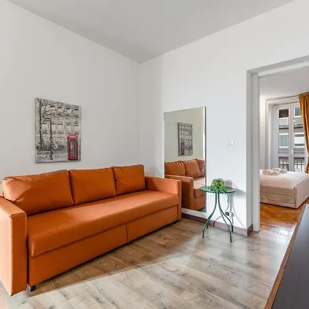Via Torino Heart -apartment In The Heart Of