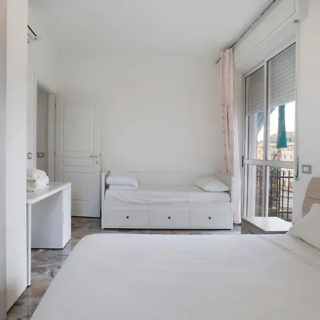 Quadrilocale Luminoso Con Balcone * Milan