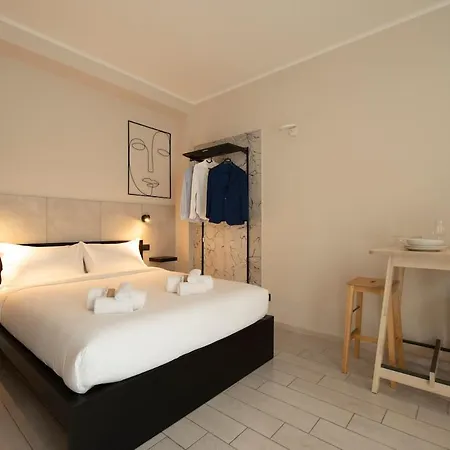 Monolocale X 2 Con Balcone E Cucina - Famagosta * ミラノ
