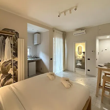 Monolocale X 2 Silenzioso Con Balcone - Famagosta Appartement