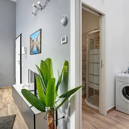 Modern Navigli - 5 Milán