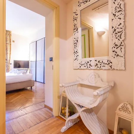 Lejlighed Duomo Elegant Retreat - Spacious 120 Sqm Up To 5 - 3 Min Walk To Duomo *