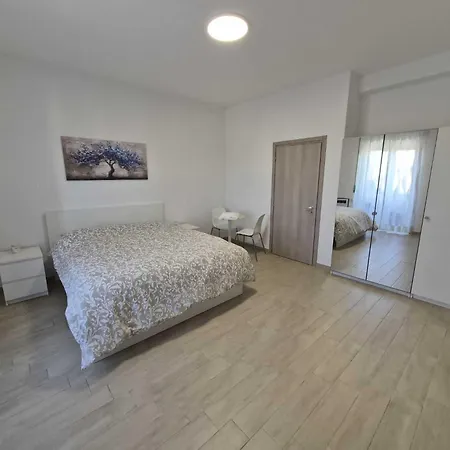 Apartment Check-inganni, Sopra La Metropolitana Fianco Cdi