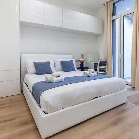 Luxury 2-bedroom Station Daire *