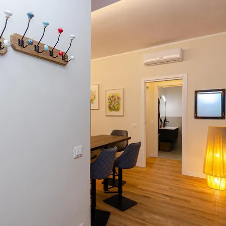 Costanza Home, Moderno Ed Elegante Nel Cuore Della Citta Di Milano, Nuova Metro Blu, Comodo Per Duomo, San Siro E Rho Fiera Milano