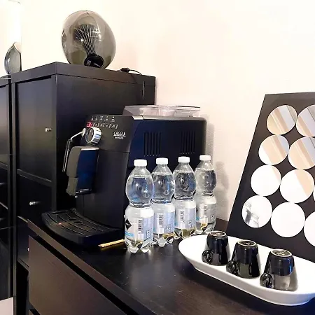 2-level Designer Loft In Isola District