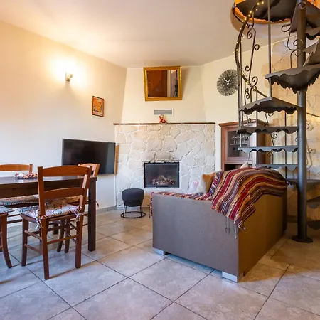 Lägenhet I-host - Unique Two-level In