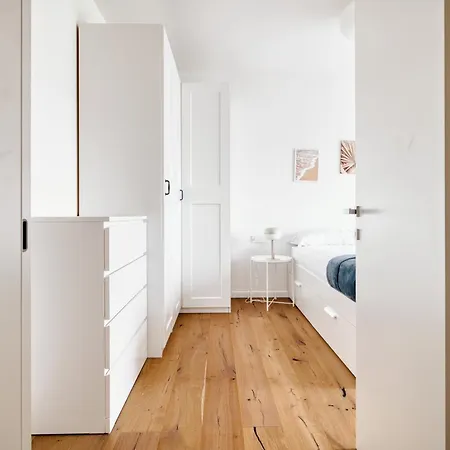 Just Urban - Bright 2br With Terrace 10 Min M4 To Duomo