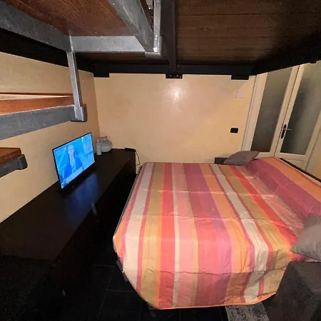 Cozy Near Dergano Metro Station Milão