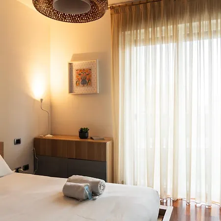 Youhosty-mezzofanti 24 * Milán