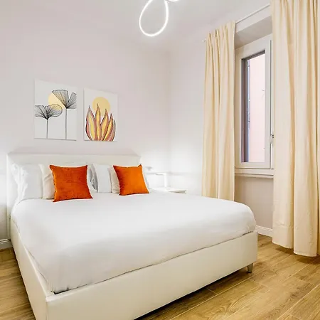 Modern Apartment Near Metro - Easy Access Duomo Apartman *