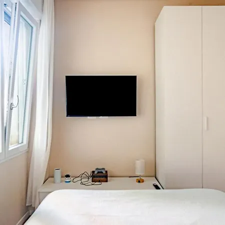 Modern Gem In Appartamento