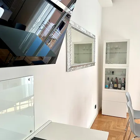 Sandrix - Stylish And Exclusive In Tricolore Appartement