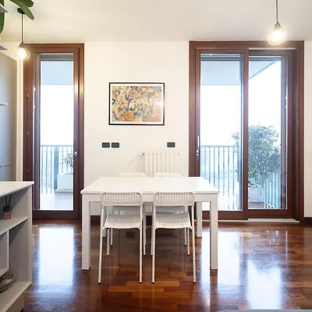 Sky Garden - Private Garage *