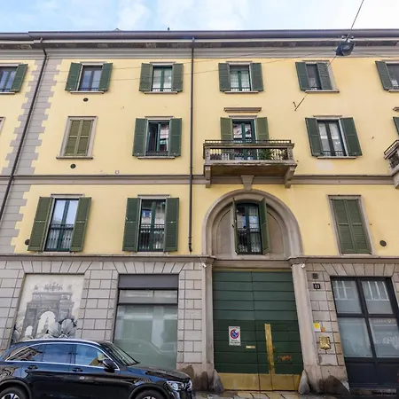 Cesariano, 11 - In Vibrant Via Cesariano Apartment