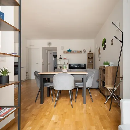 Appartement Guesthost - Modern In Corvetto *