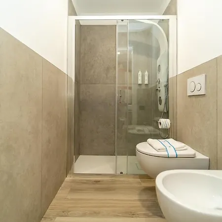 Spacious With Wifi And Ac ميلان