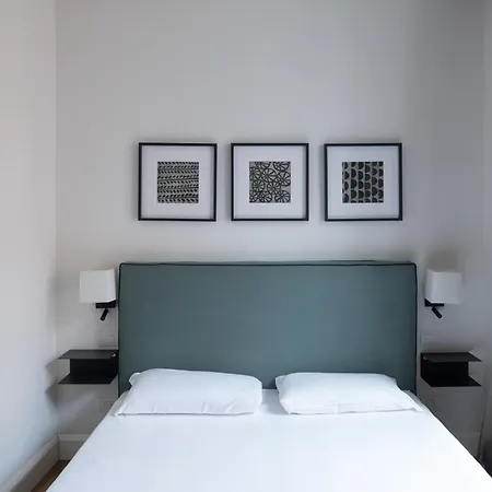 Elegante E Raffinato Bilocale B In Piazza Affari * Milano