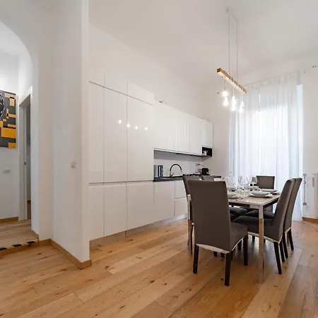 5 Walk From Porta Venezia Station, With 2 Bedrooms