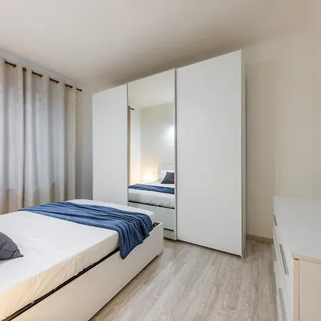 아파트 Dergano Bilocale Luminoso Vicino Metro M3