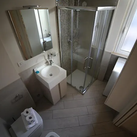 Luminoso In Moscova Con Terrazzo Appartement *