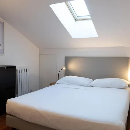 Moderno Bilocale Su Due Piani Nel Cuore Dei Navigli