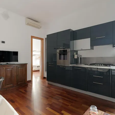 Guesthost - Navigli Comfy *