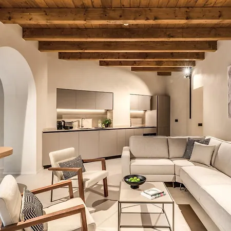 Appartement Seety Porta Romana Statue *