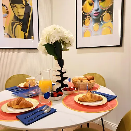 Chic Liberty Flat In Porta Venezia Center, Subway 1 Min, Ac, Wifi * Milan