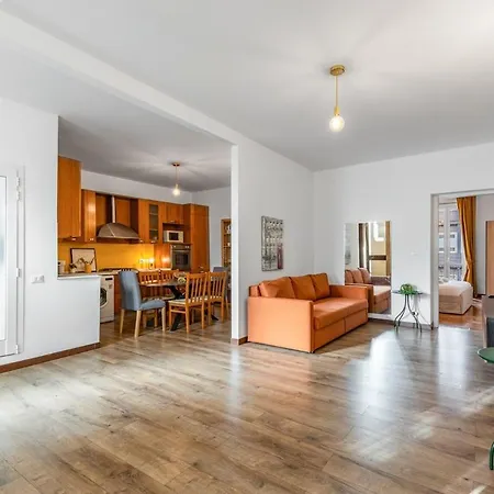 Via Torino Heart -apartment In The Heart Of *